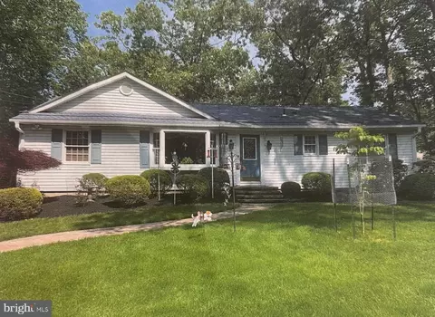18 Summit Dr, Tabernacle, NJ 08088