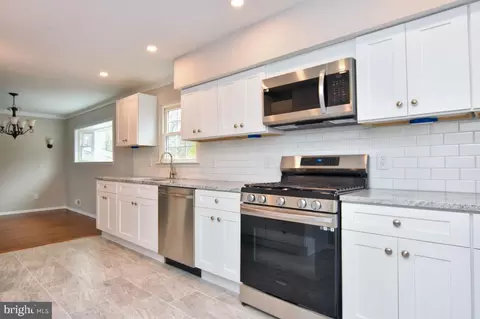 Kitchen - 7 Purdue Dr, Delran, NJ 08075 photo 3 of 4