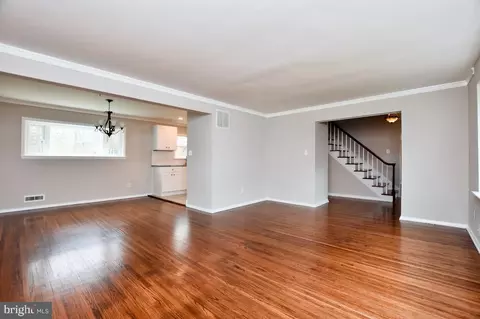 Living - 7 Purdue Dr, Delran, NJ 08075 photo 6 of 6