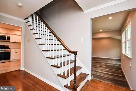 Entry Way - 7 Purdue Dr, Delran, NJ 08075 photo 2 of 2