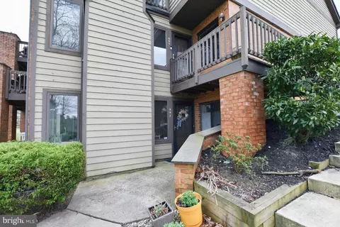 807 Augusta Cir, Mount Laurel, NJ 08054