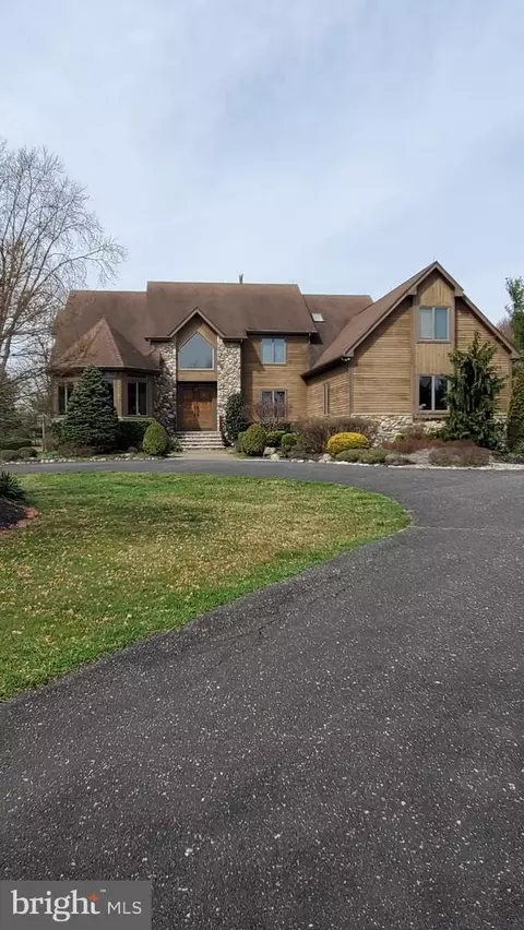 24 Cooper Tomlinson Rd, Medford, NJ 08055