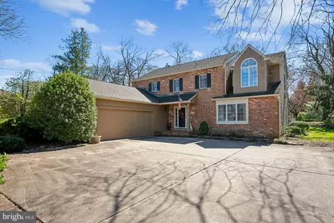 230 Nicholson Dr, Moorestown, NJ 08057