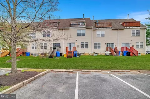 Exterior - 213 River Ct, Bordentown, NJ 08505 photo 6 of 10