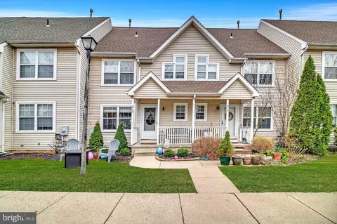 Exterior - 213 River Ct, Bordentown, NJ 08505 photo 10 of 10