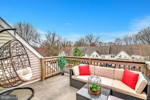 Exterior - 213 River Ct, Bordentown, NJ 08505 photo 3 of 10