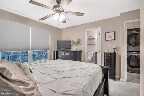 Bedroom - 213 River Ct, Bordentown, NJ 08505 photo 2 of 9