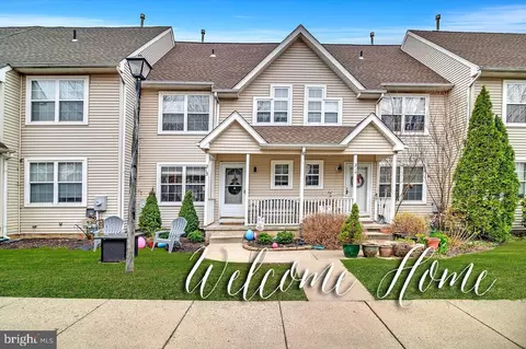 213 River Ct, Bordentown, NJ 08505