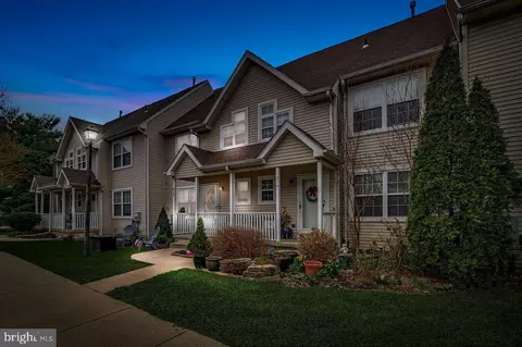 Exterior - 213 River Ct, Bordentown, NJ 08505 photo 2 of 10