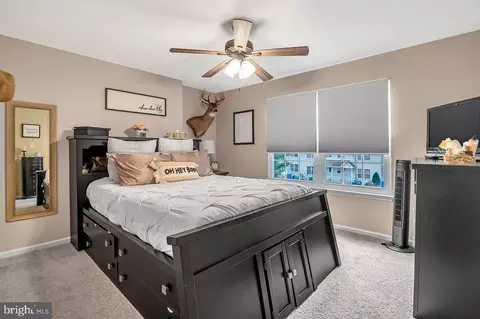 Bedroom - 213 River Ct, Bordentown, NJ 08505 photo 4 of 9