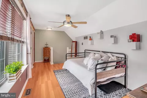 Bedroom - 213 River Ct, Bordentown, NJ 08505 photo 8 of 9