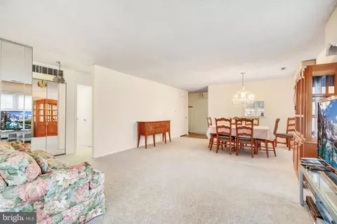 Living - 6 Pardee Ct, Mount Laurel, NJ 08054 photo 1 of 7