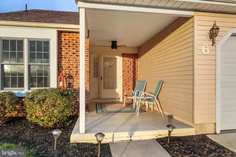 Exterior - 6 Pardee Ct, Mount Laurel, NJ 08054 photo 4 of 9