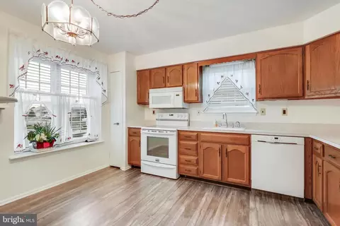 Kitchen - 6 Pardee Ct, Mount Laurel, NJ 08054 photo 1 of 4