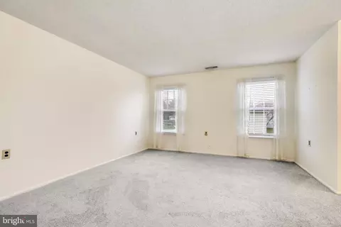Living - 6 Pardee Ct, Mount Laurel, NJ 08054 photo 5 of 7