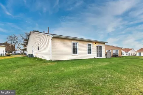 Exterior - 6 Pardee Ct, Mount Laurel, NJ 08054 photo 7 of 9
