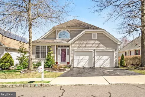 22 Honeyflower Dr, Trenton, NJ 08620