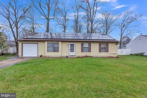 130 Carlton Ave, Marlton, NJ 08053