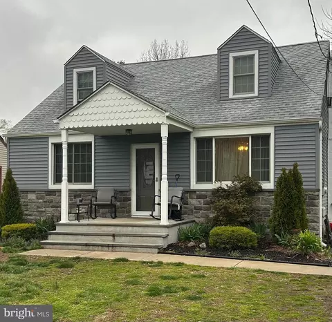 21 Stanton Ave, Bordentown, NJ 08505