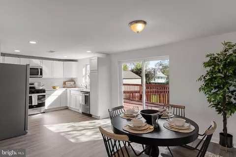 Dining - 34 Spruce Ave, Maple Shade, NJ 08052 photo 3 of 4