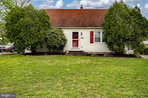 22 Charles Bossert Dr, Bordentown, NJ 08505