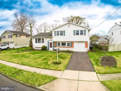 329 N Arthur Dr, Edgewater Park, NJ 08010