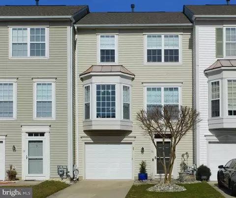 21 Firethorn Ln, Delran, NJ 08075