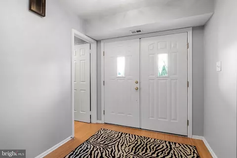 Entry Way - 6 Boothby Ct, Mount Laurel, NJ 08054 photo 1 of 3