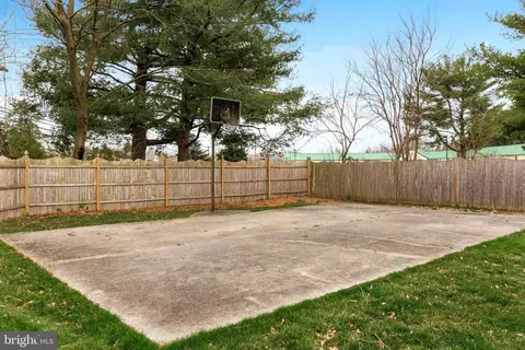 Exterior - 6 Boothby Ct, Mount Laurel, NJ 08054 photo 9 of 11
