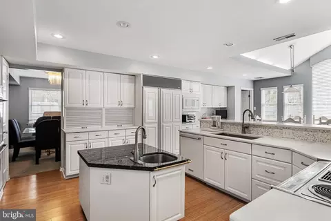 Kitchen - 6 Boothby Ct, Mount Laurel, NJ 08054 photo 4 of 8