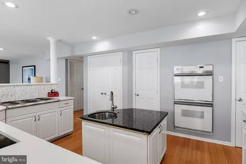 Kitchen - 6 Boothby Ct, Mount Laurel, NJ 08054 photo 7 of 8