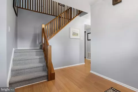 Entry Way - 6 Boothby Ct, Mount Laurel, NJ 08054 photo 2 of 3