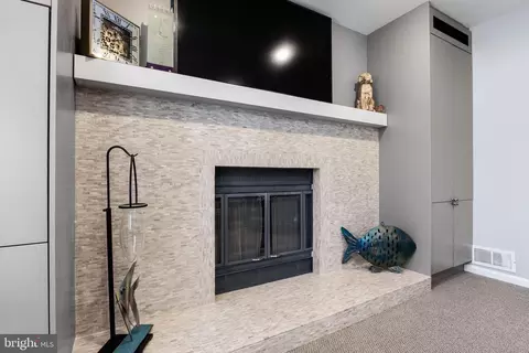 Living - 6 Boothby Ct, Mount Laurel, NJ 08054 photo 3 of 4