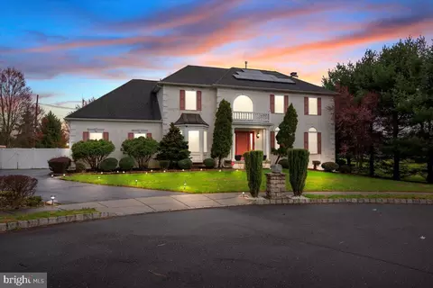 9 Savoy Ct, Burlington, NJ 08016