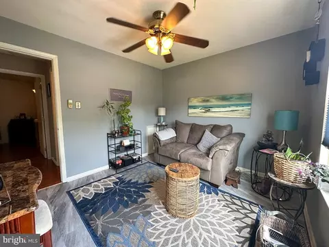 Living - 4 Teaberry Ln, Delran, NJ 08075 photo 4 of 7