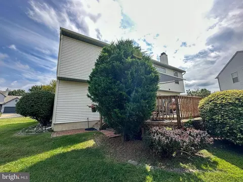 Exterior - 4 Teaberry Ln, Delran, NJ 08075 photo 7 of 9