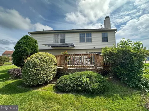 Exterior - 4 Teaberry Ln, Delran, NJ 08075 photo 6 of 9