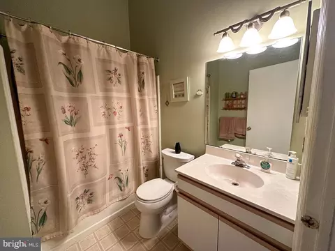 Bath - 4 Teaberry Ln, Delran, NJ 08075 photo 2 of 3
