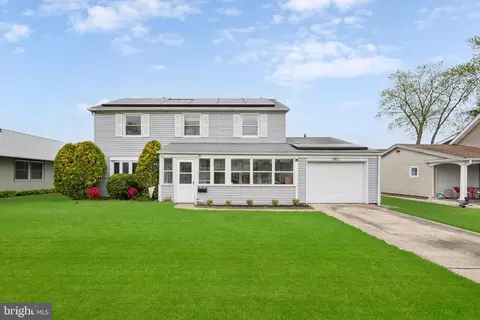 21 Peppermint Ln, Willingboro, NJ 08046