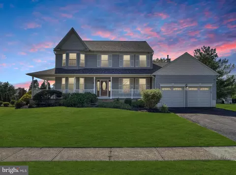6 Almond Rd, Burlington, NJ 08016