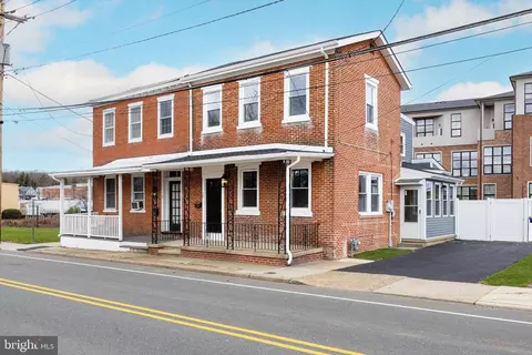 19 King St, Mount Holly, NJ 08060