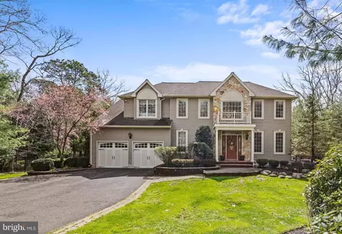 2 Braddocks Mill Rd, Medford, NJ 08055