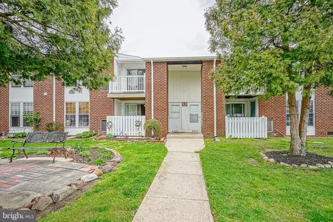 275 Green St #4N6, Beverly, NJ 08010