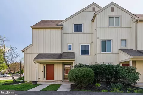 358 Woodlake Dr, Marlton, NJ 08053