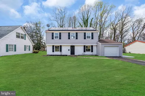 107 Plumtree Ln, Willingboro, NJ 08046