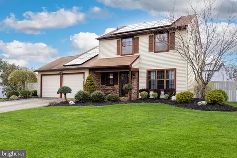 5 Mulberry Ln, Mount Holly, NJ 08060