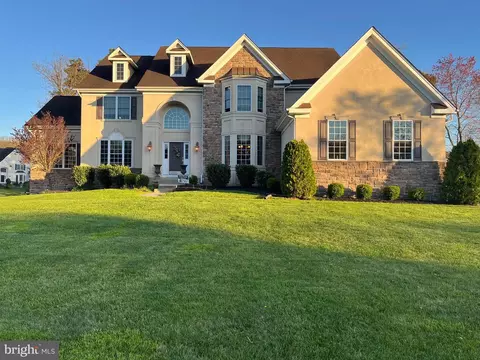 24 Foxcroft Way, Mount Laurel, NJ 08054
