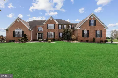 9 Sherwood Ln, Columbus, NJ 08022