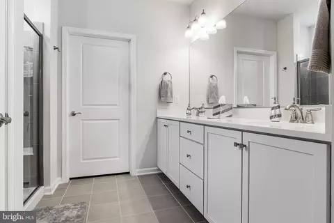 Bath - 12 Morrison Dr, Delanco, NJ 08075 photo 2 of 4