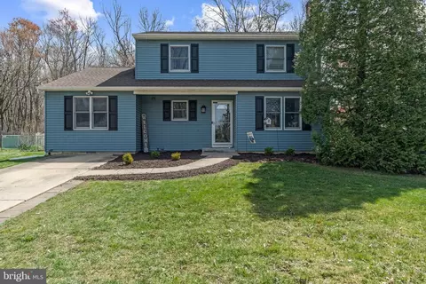4 Lincoln Ln, Marlton, NJ 08053
